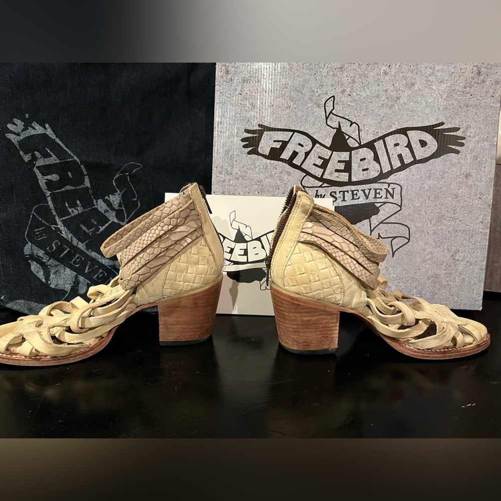 Darling Freebird sandals